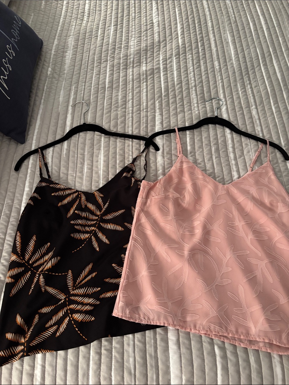 A New Day V-Neck Cami Tank Tops Size Small